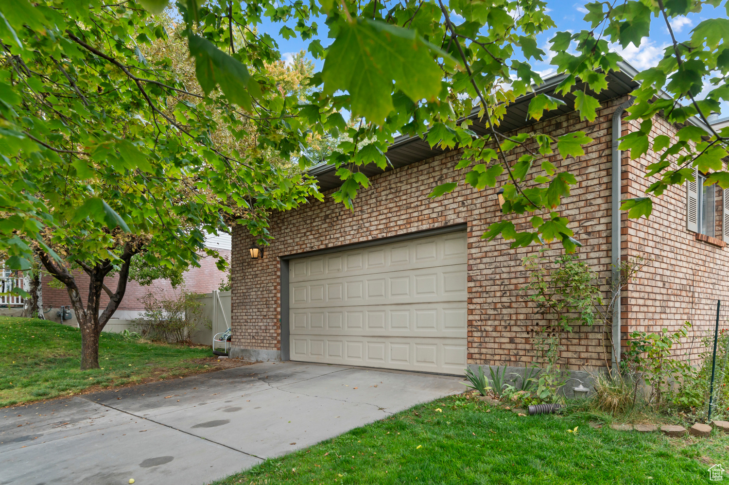 CEDAR HILLS - Residential