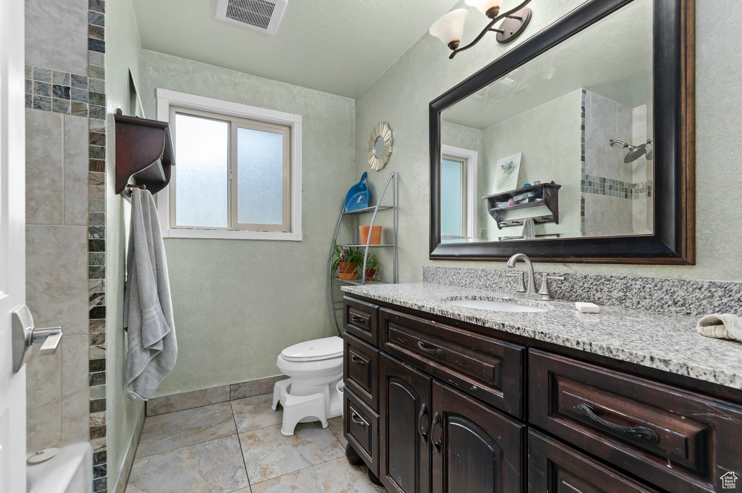 CEDAR HILLS - Residential