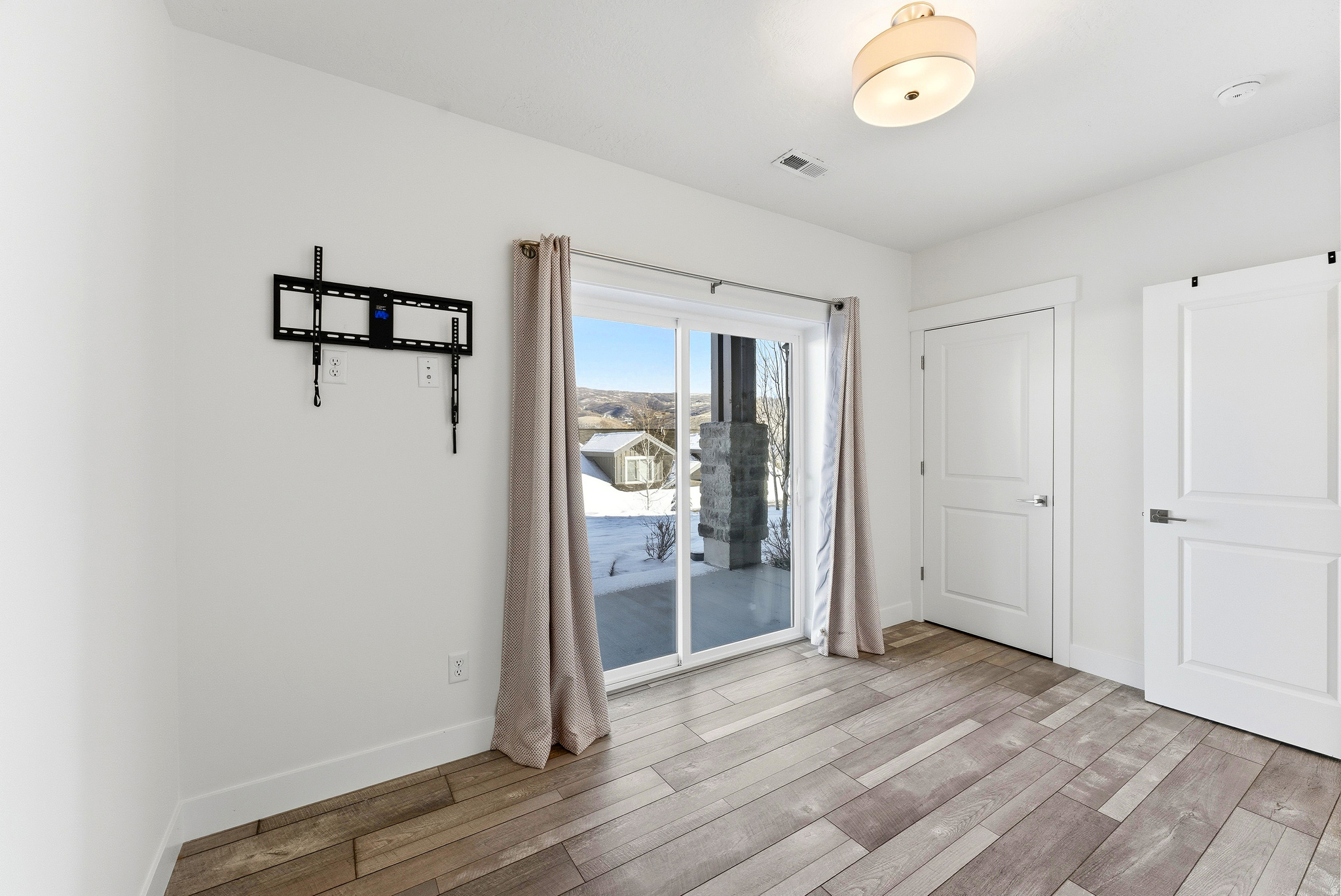 QUARRY SPRINGS - Residential Lease