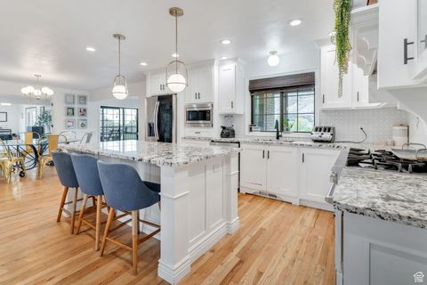 Tiny photo for 695 E 1700 N, Mapleton, UT 84664 (MLS # 2118604)