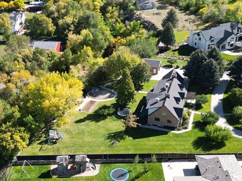 Tiny photo for 695 E 1700 N, Mapleton, UT 84664 (MLS # 2118604)