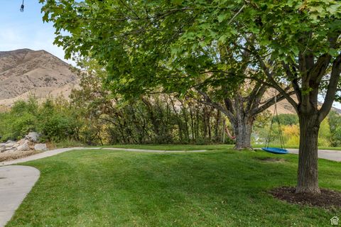 Tiny photo for 695 E 1700 N, Mapleton, UT 84664 (MLS # 2118604)