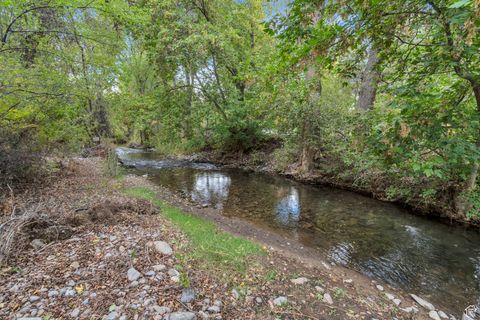 Tiny photo for 695 E 1700 N, Mapleton, UT 84664 (MLS # 2118604)