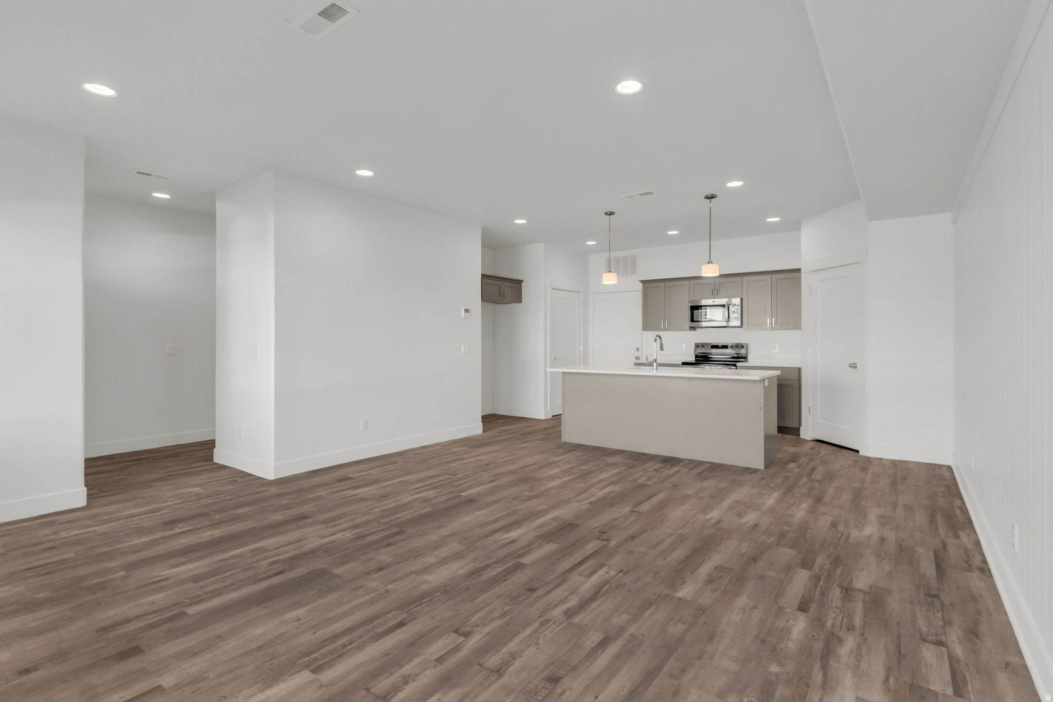 RC'S PARKWEST - Residential