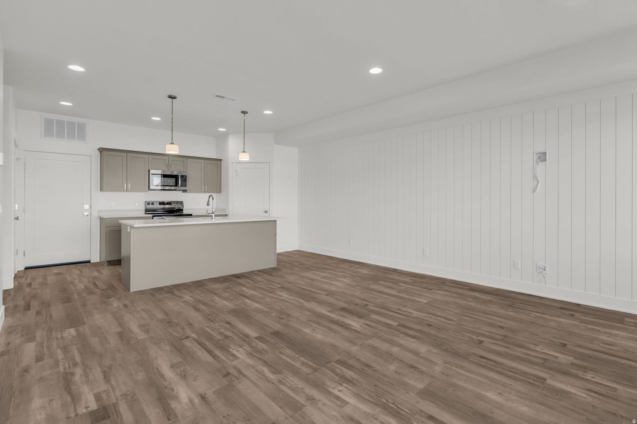 RC'S PARKWEST - Residential