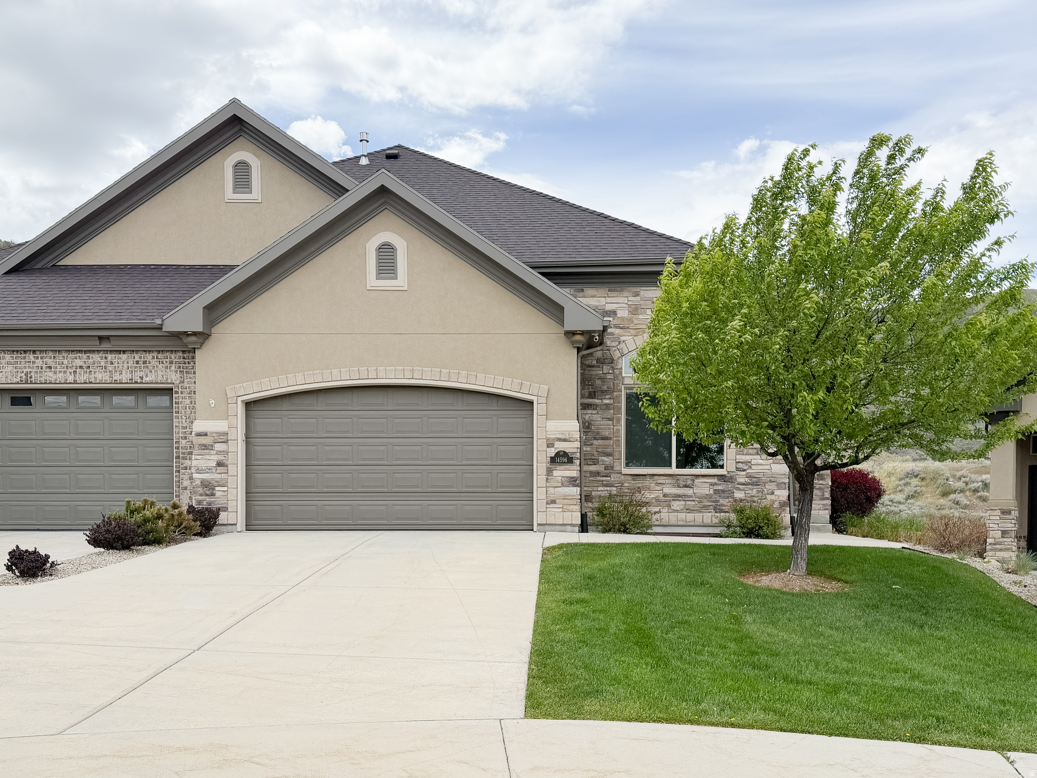 SUNSET RIDGE AT SOUTH MOUNTAIN - Residential Income
