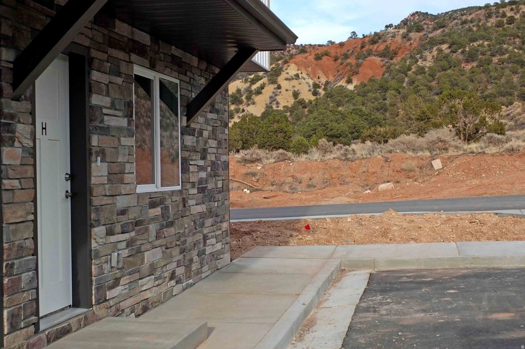 Photo of 920 S 25 E #22E, Cedar City, UT 84720 (MLS # 2151577)