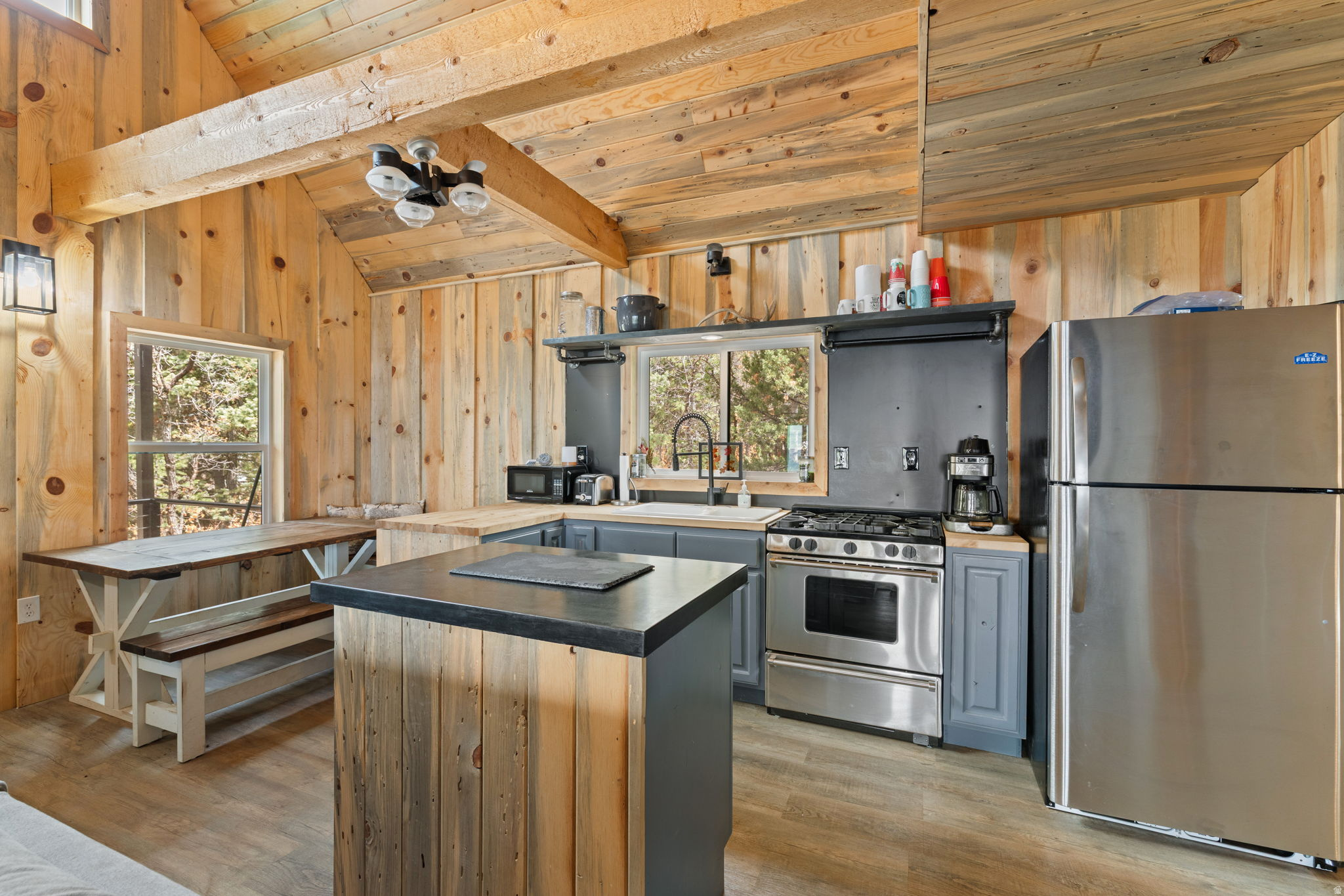 SPRING CITY RANCHEROS - Land