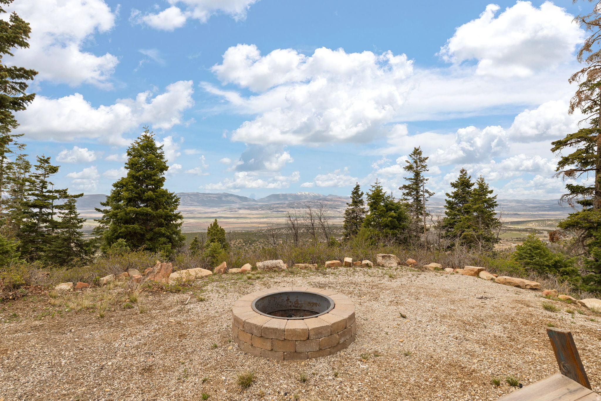 SPRING CITY RANCHEROS - Land