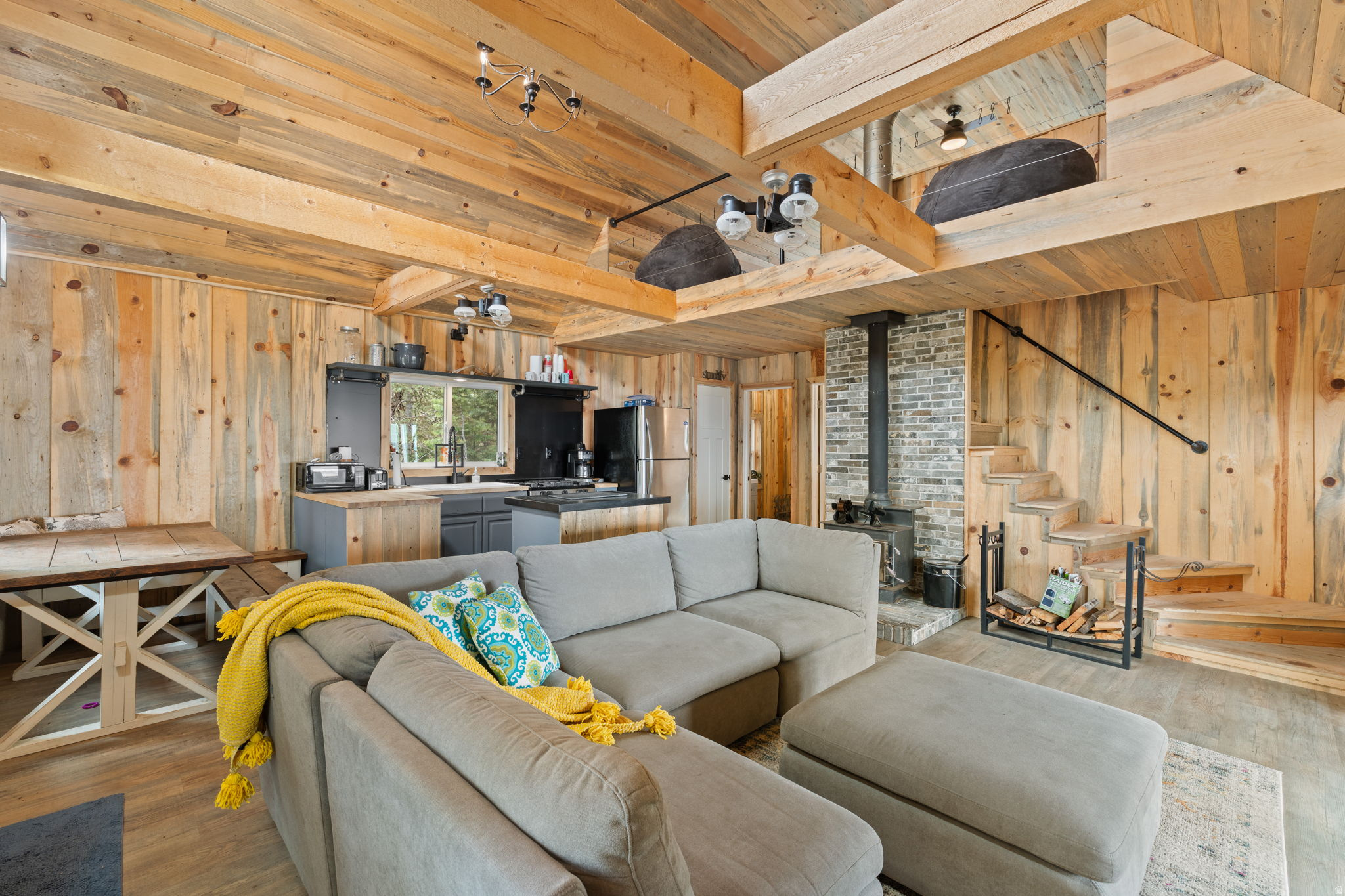 SPRING CITY RANCHEROS - Land