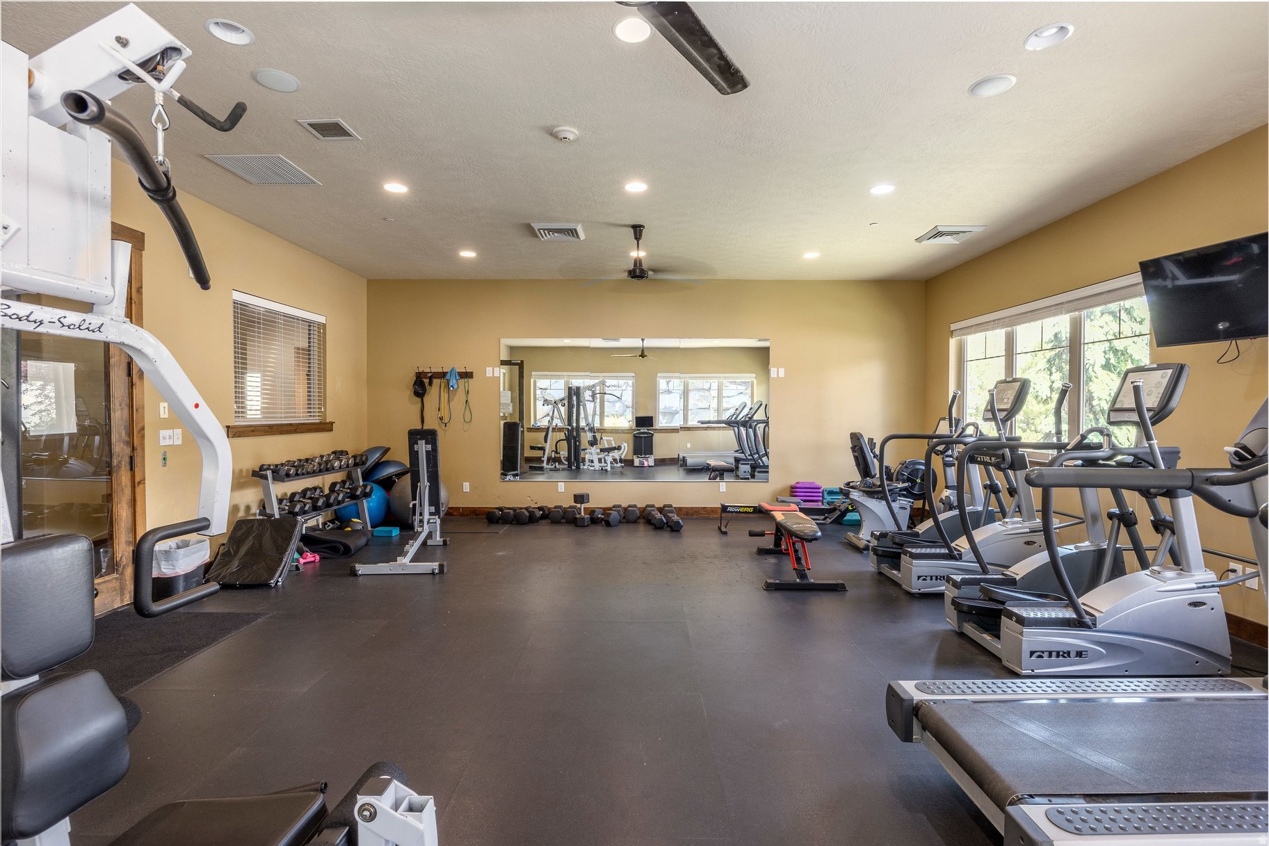 IROQUOIS - Residential