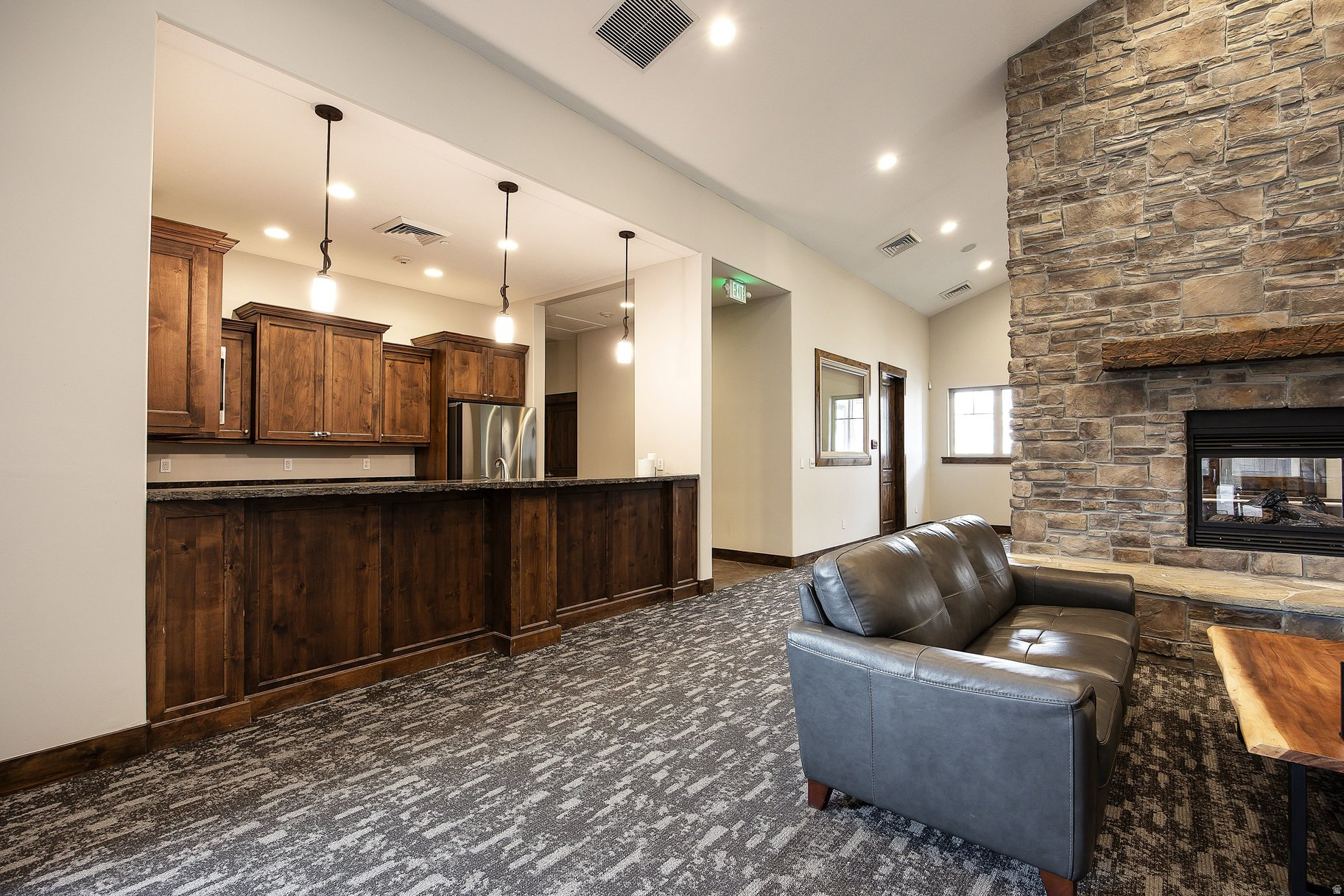 IROQUOIS - Residential