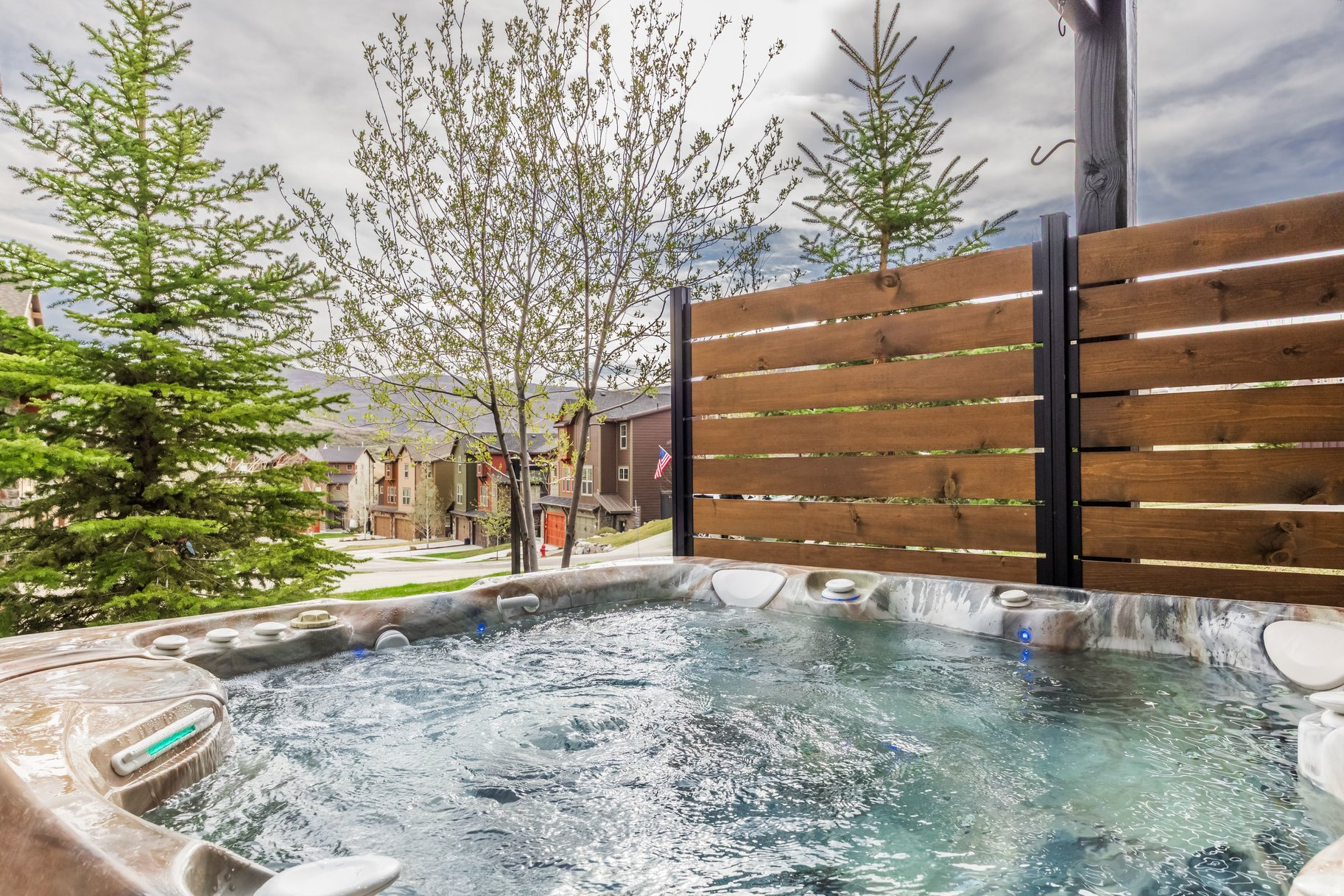 IROQUOIS - Residential