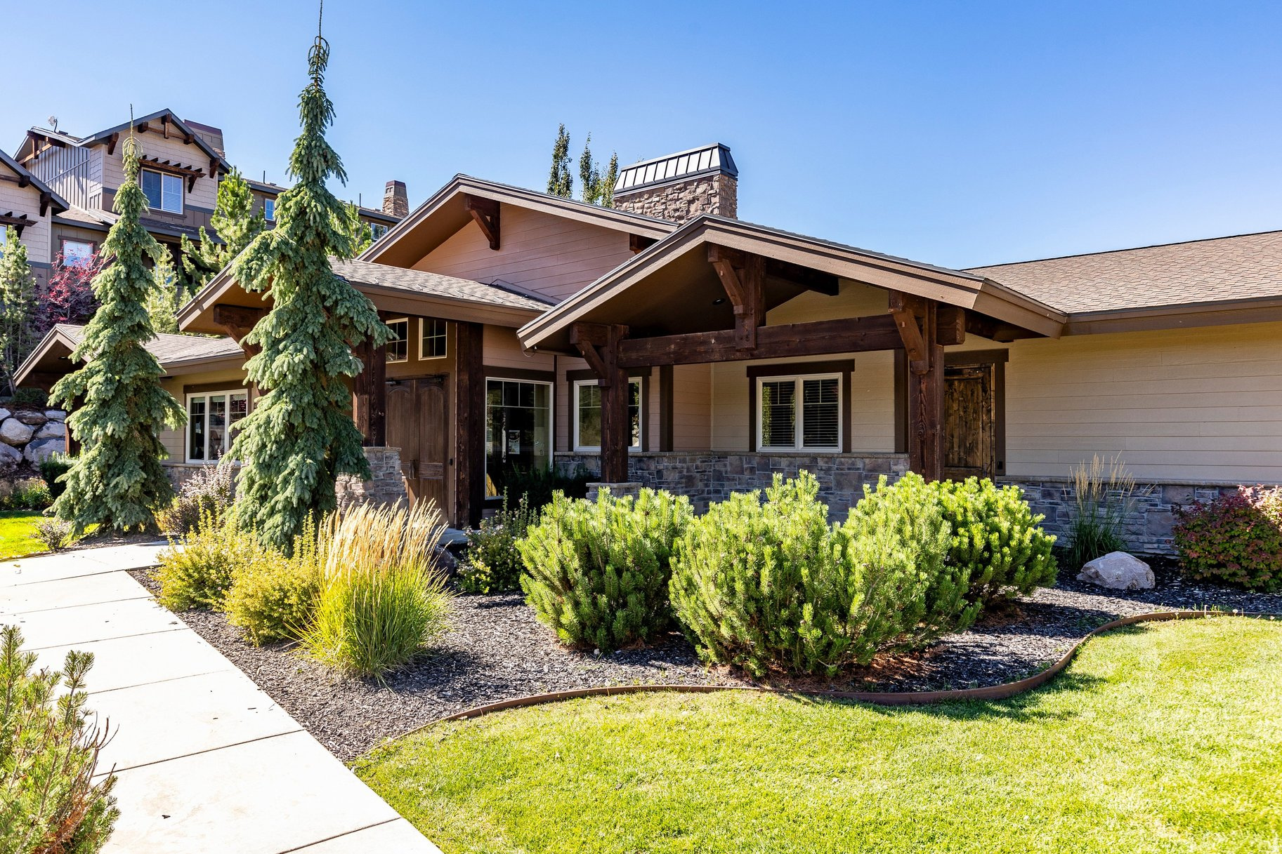 IROQUOIS - Residential