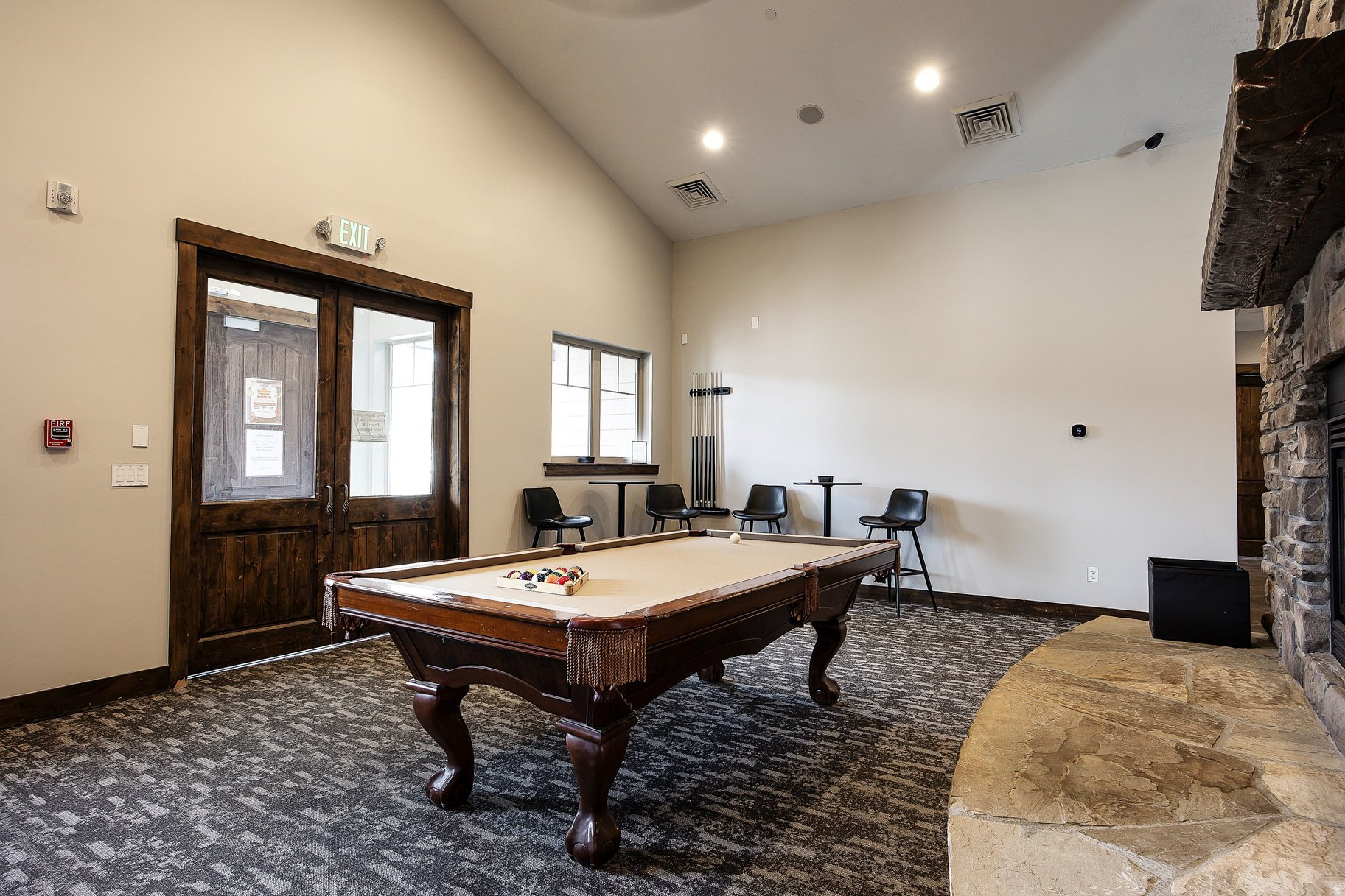 IROQUOIS - Residential