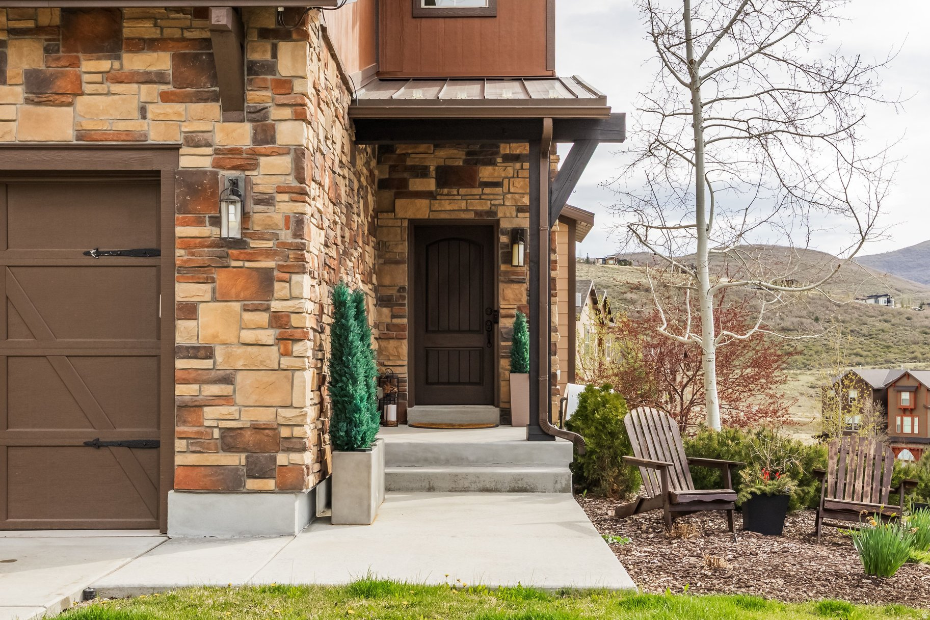 IROQUOIS - Residential