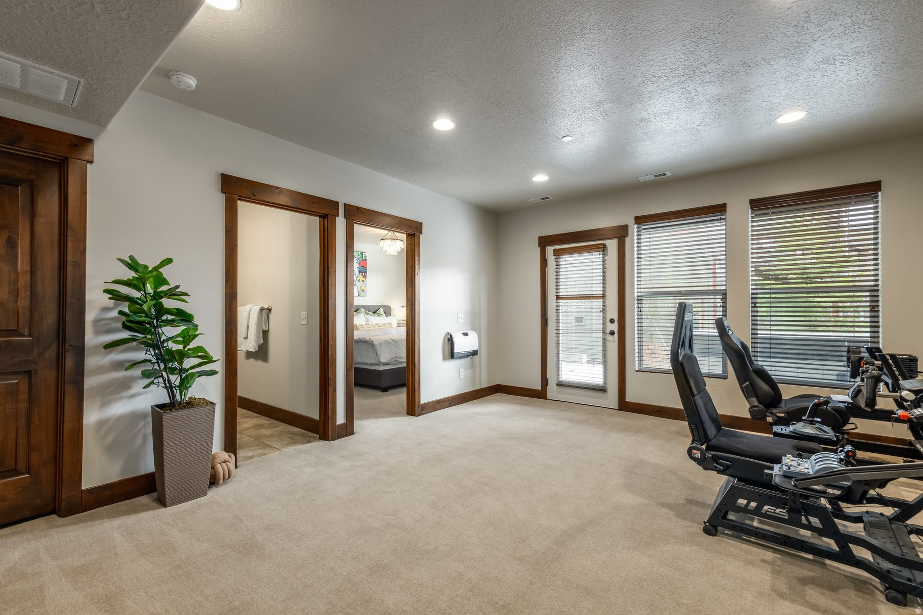 IROQUOIS - Residential