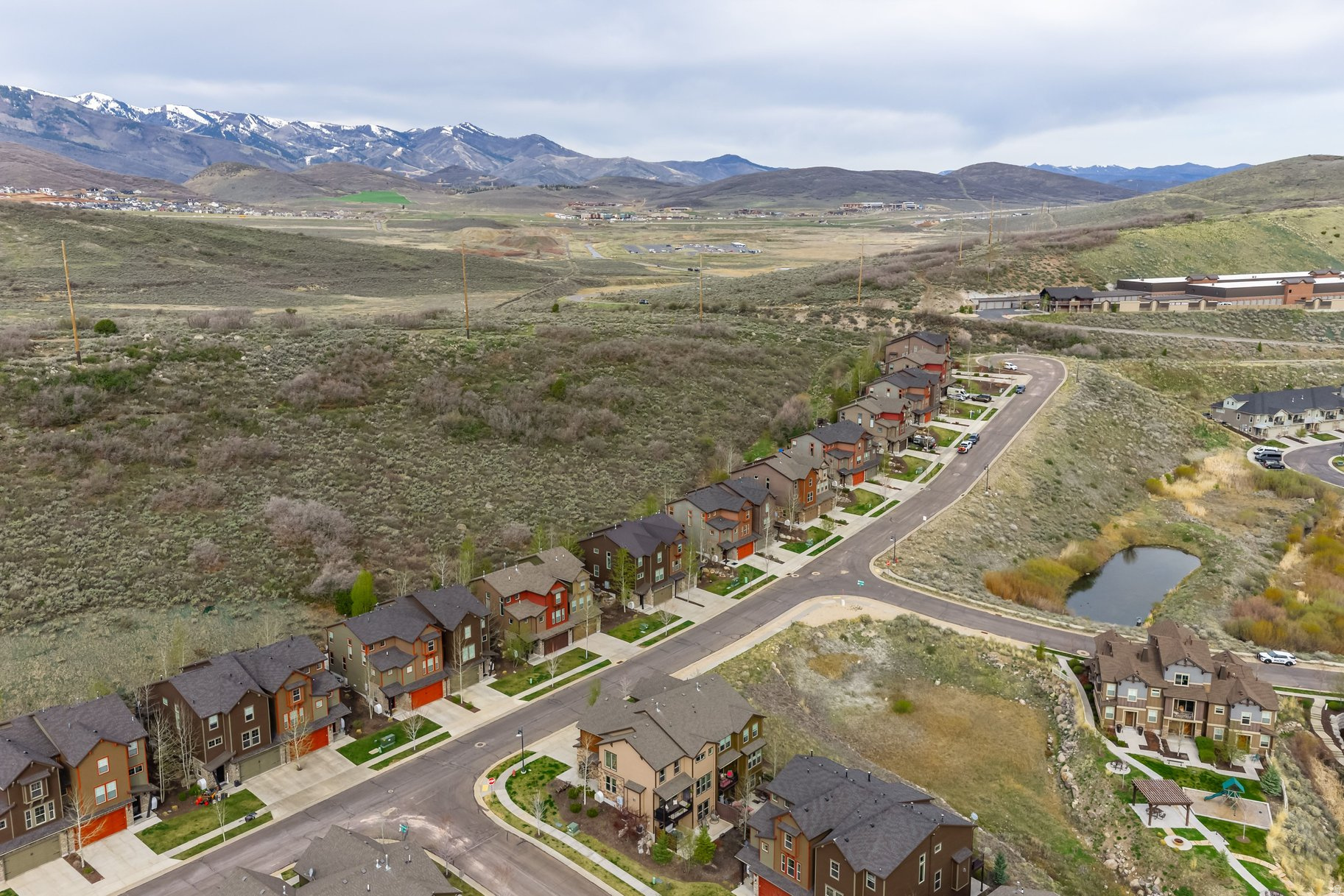 IROQUOIS - Residential