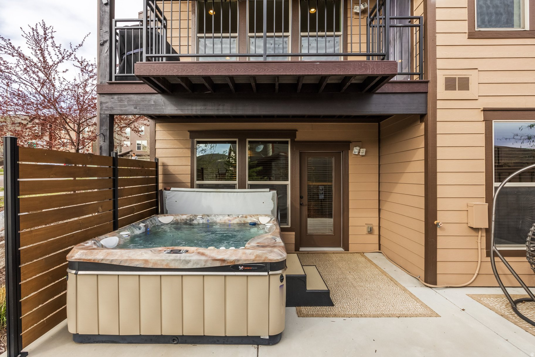 IROQUOIS - Residential