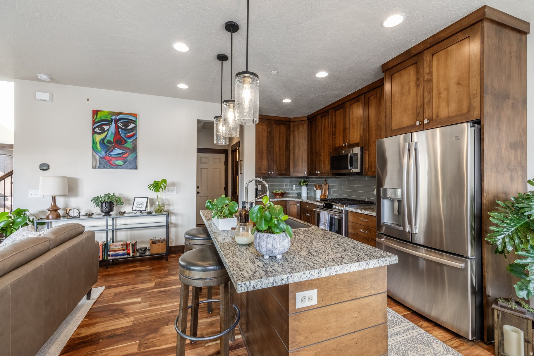 IROQUOIS - Residential