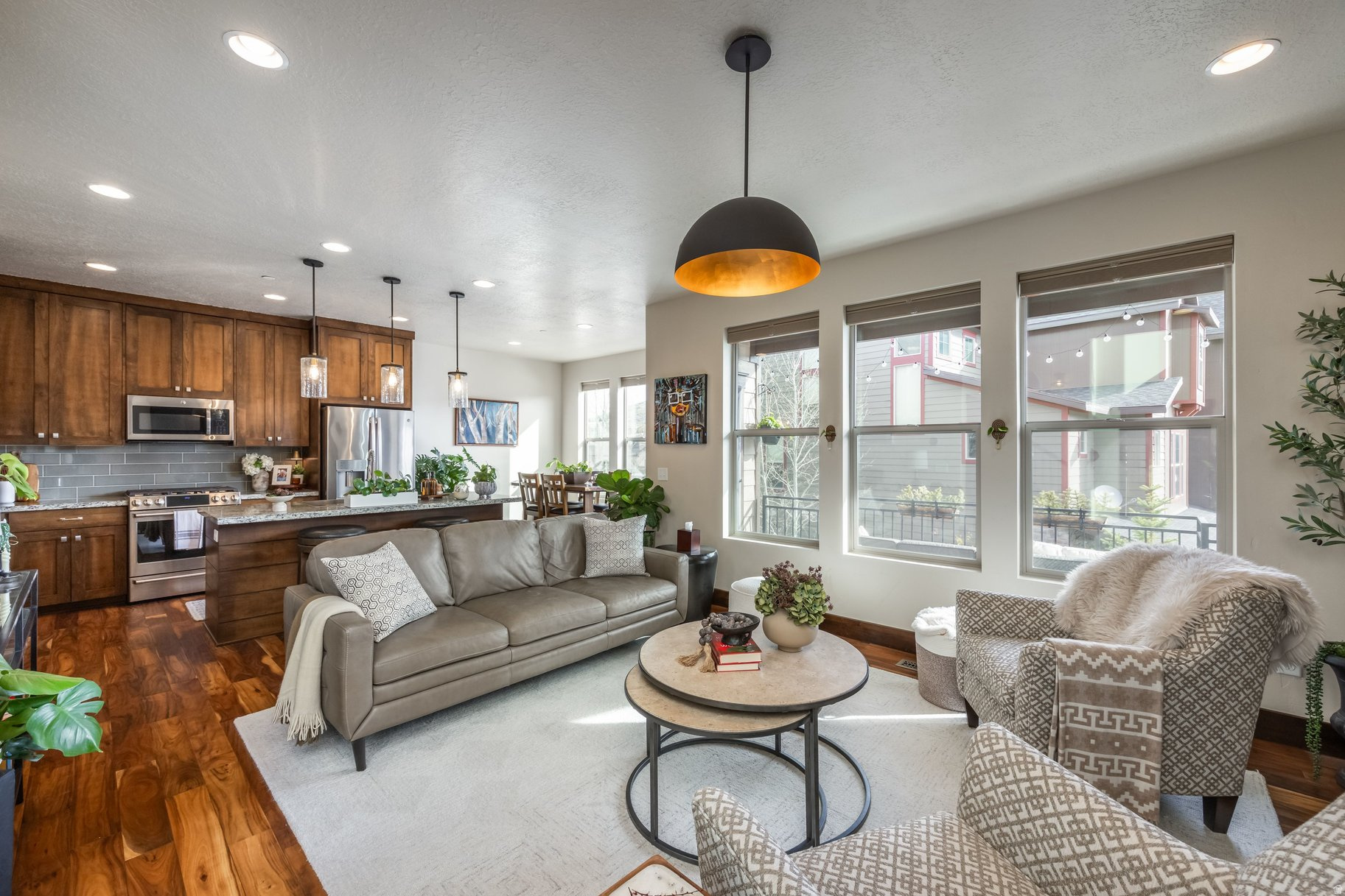 IROQUOIS - Residential