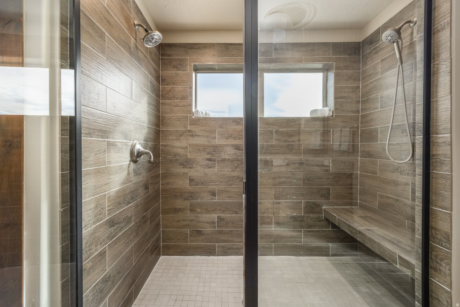 IROQUOIS - Residential