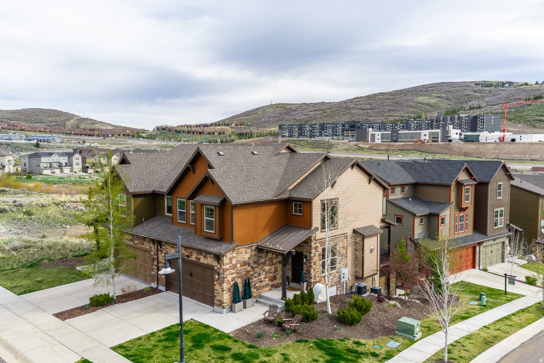 IROQUOIS - Residential