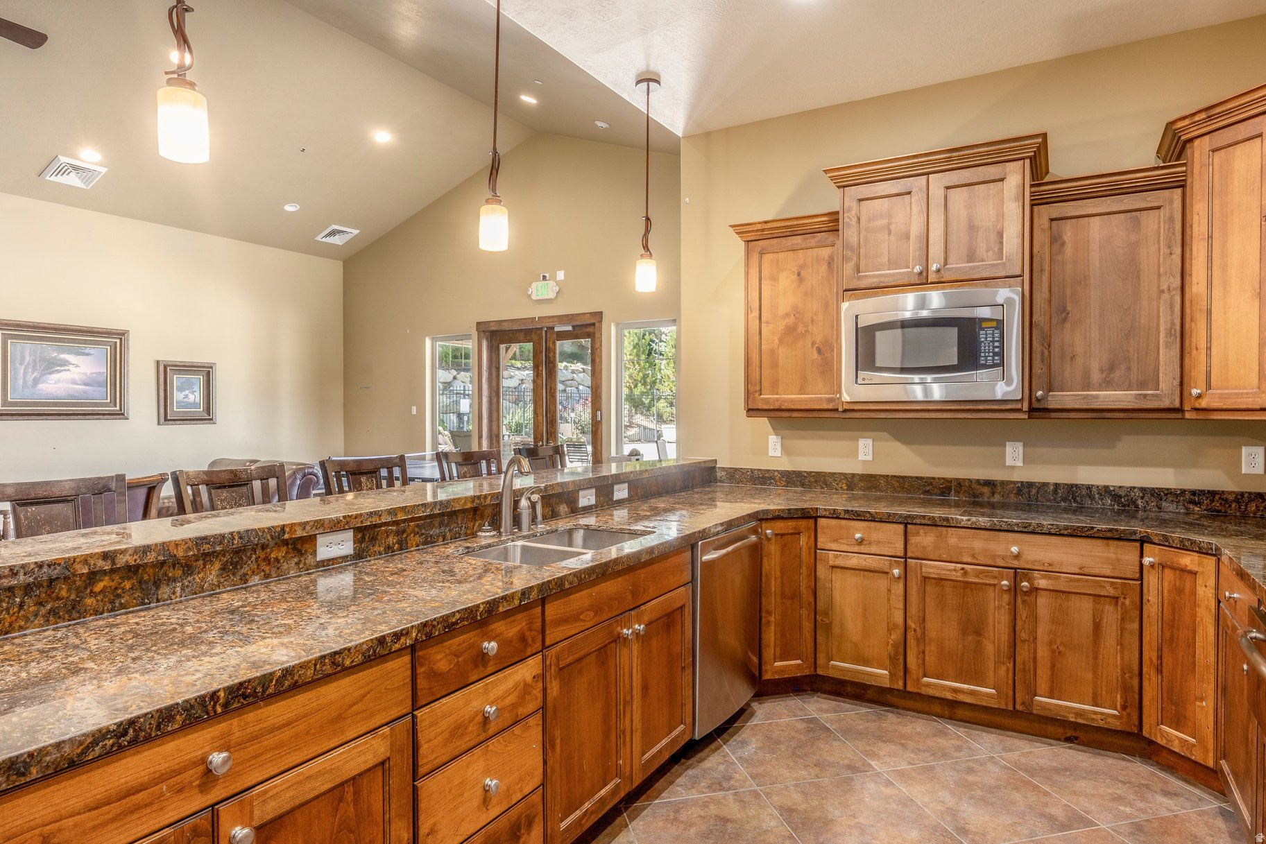 IROQUOIS - Residential