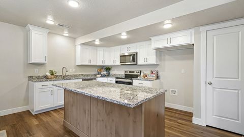 Tiny photo for 210 W 930 N, Santaquin, UT 84655 (MLS # 2144900)