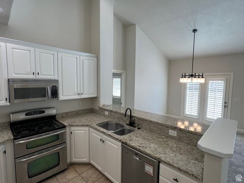 Tiny photo for 11594 S TUSCAN VIEW CT E #8, Draper, UT 84020 (MLS # 2113935)
