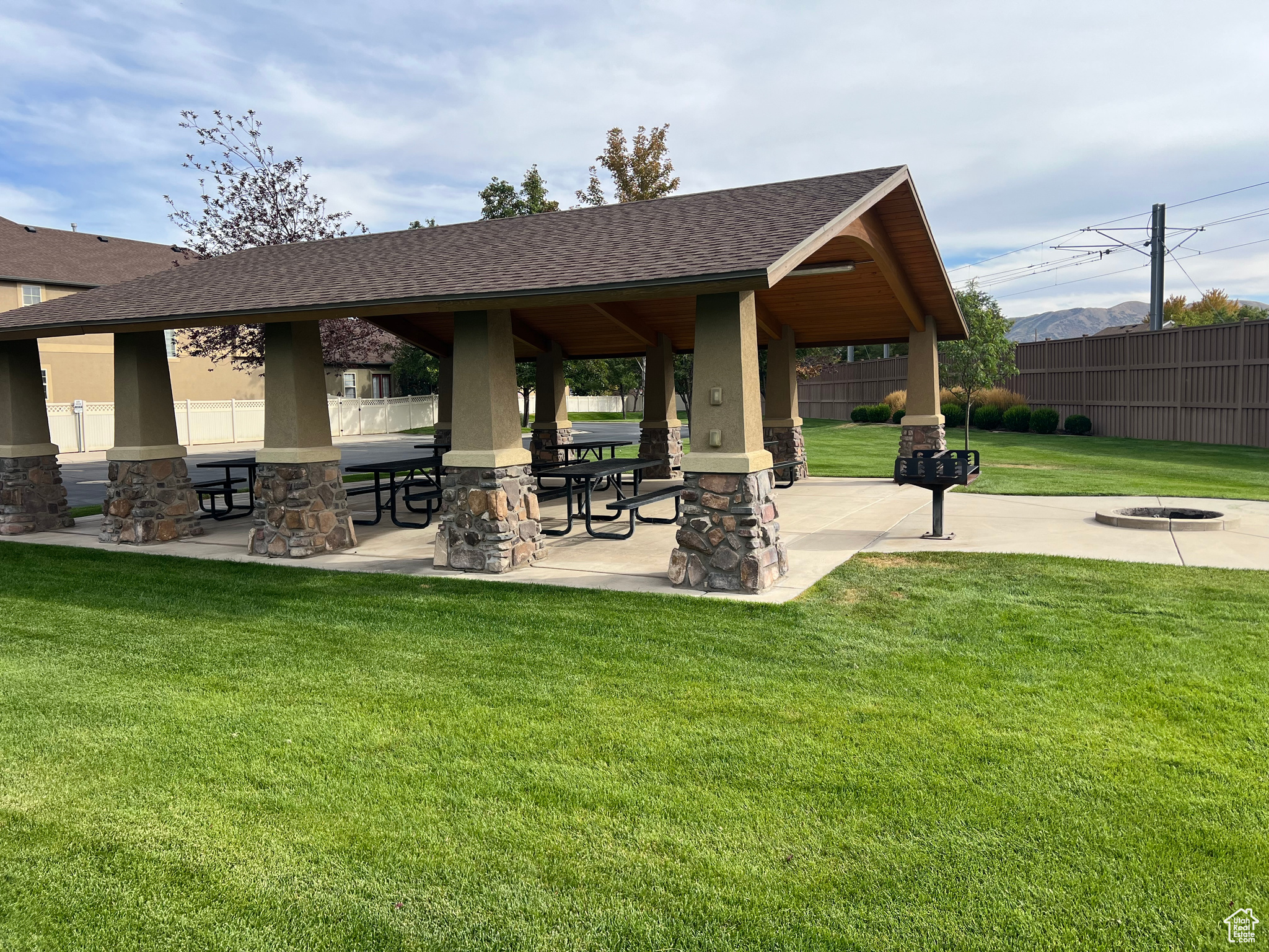 WYNGATE COMMONS - Residential