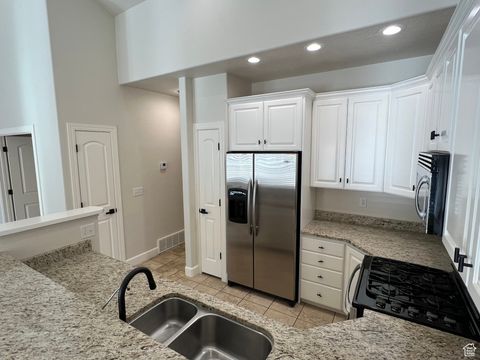 Tiny photo for 11594 S TUSCAN VIEW CT E #8, Draper, UT 84020 (MLS # 2113935)