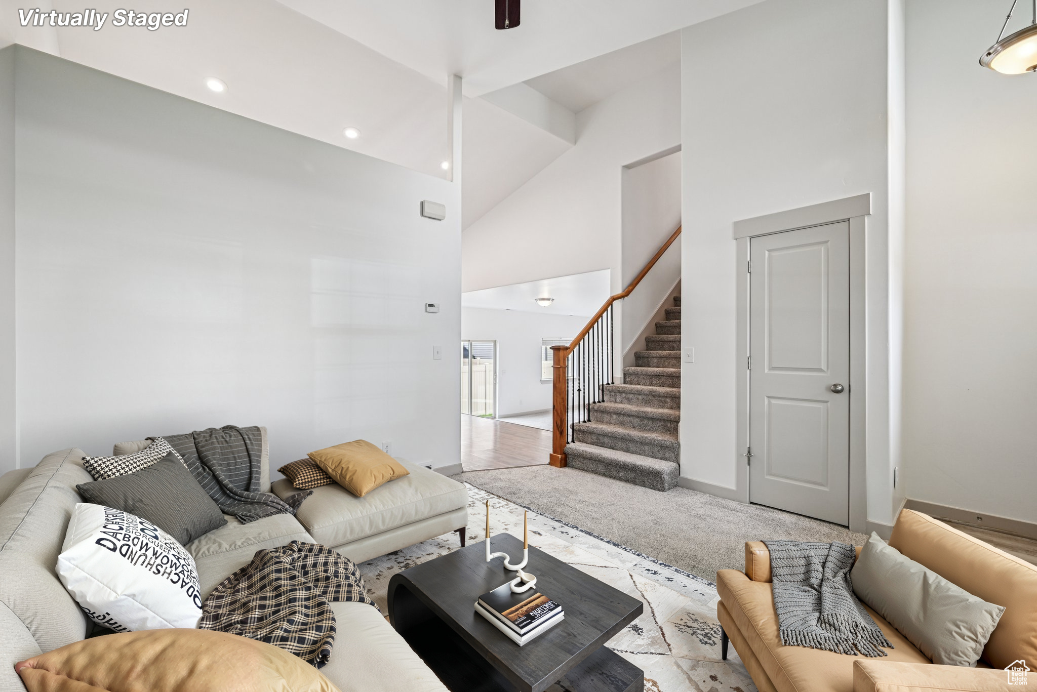 SILVER LAKE - Residential