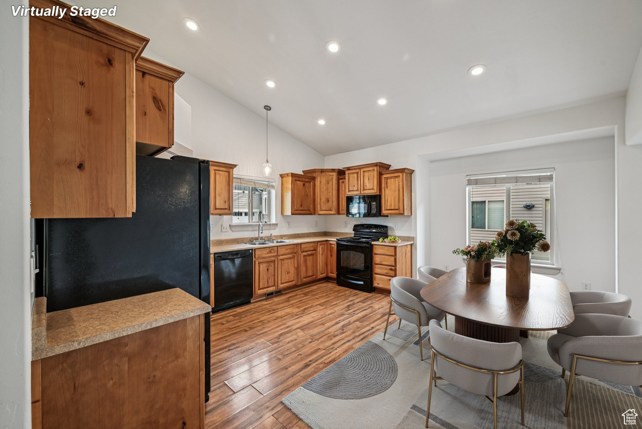 SILVER LAKE - Residential