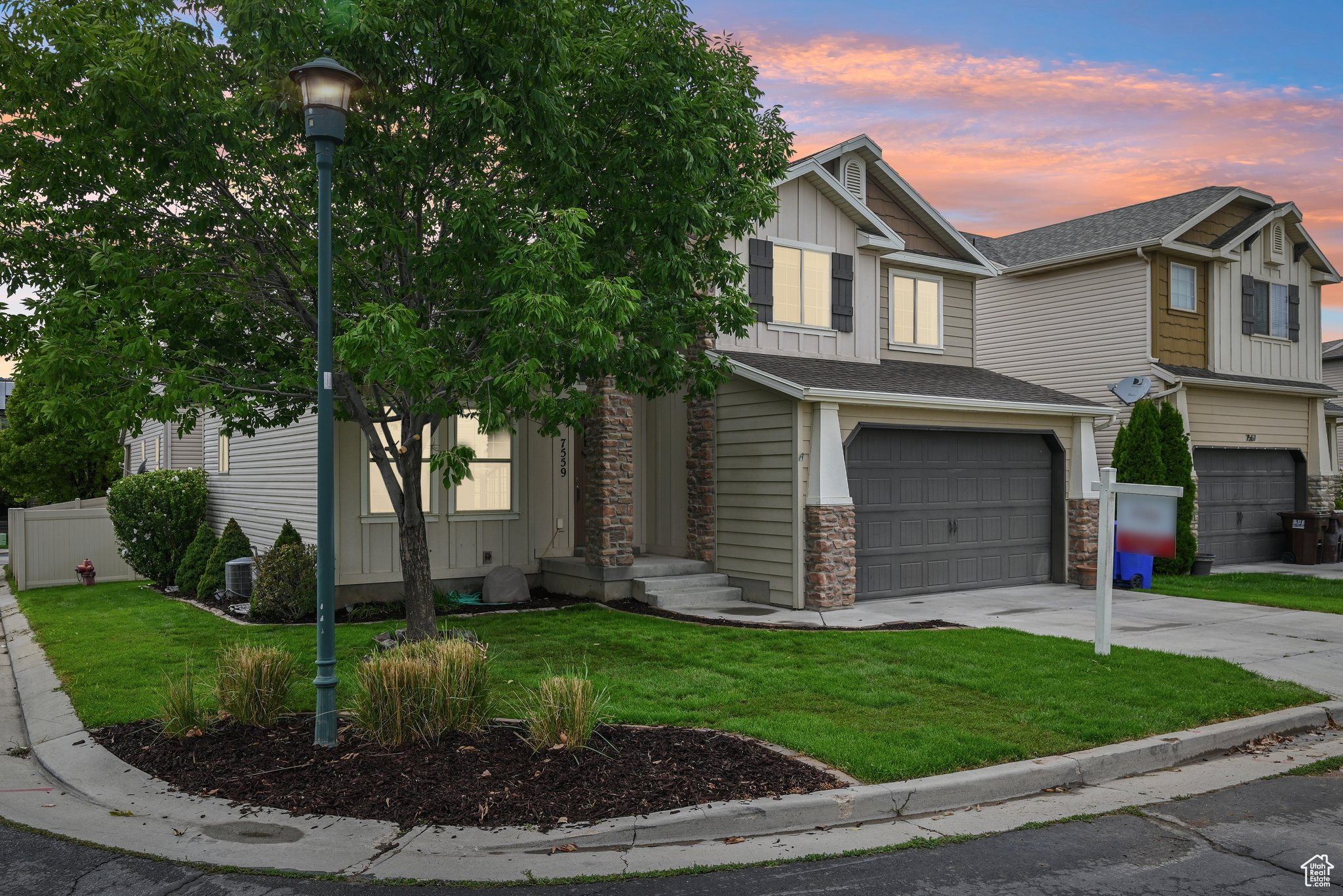 SILVER LAKE - Residential