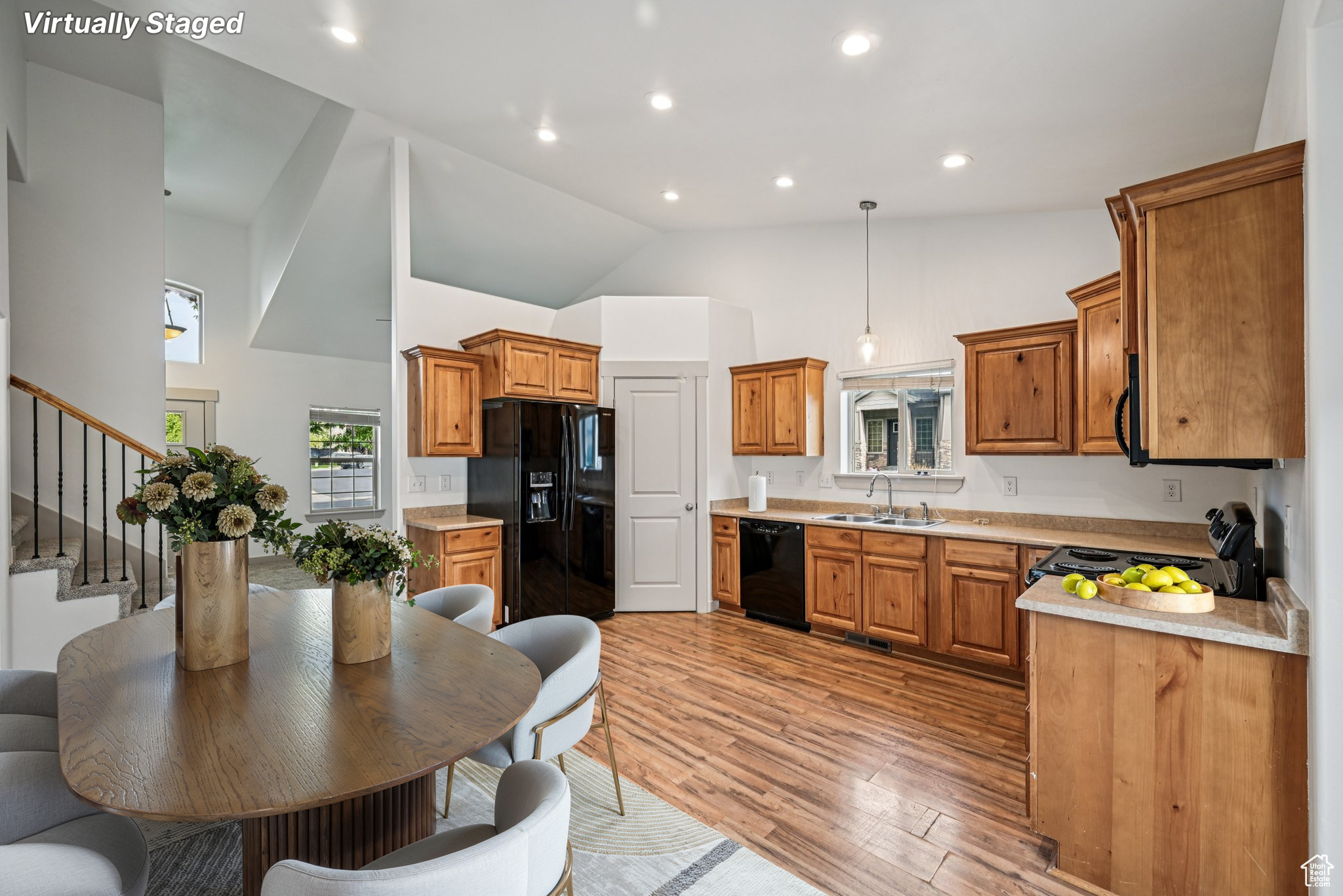 SILVER LAKE - Residential