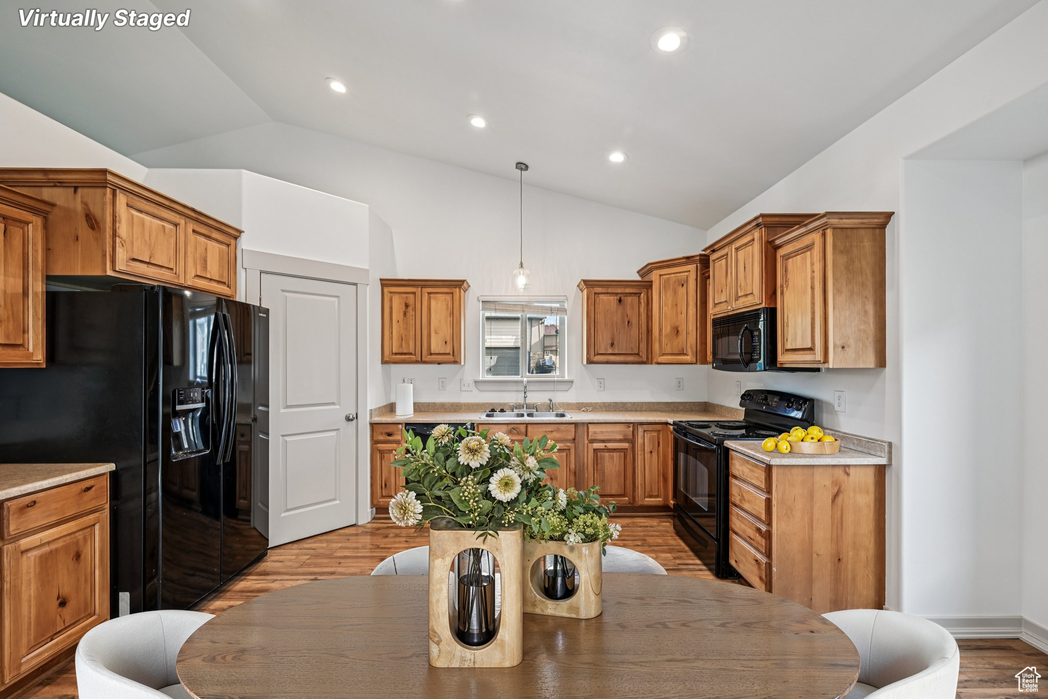 SILVER LAKE - Residential