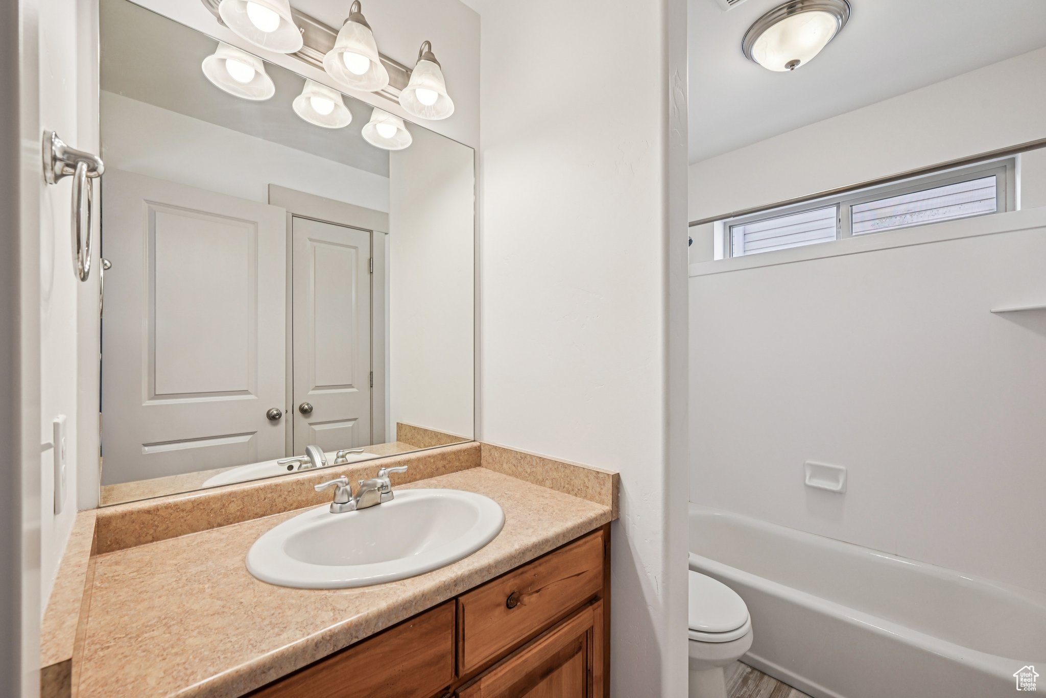 SILVER LAKE - Residential