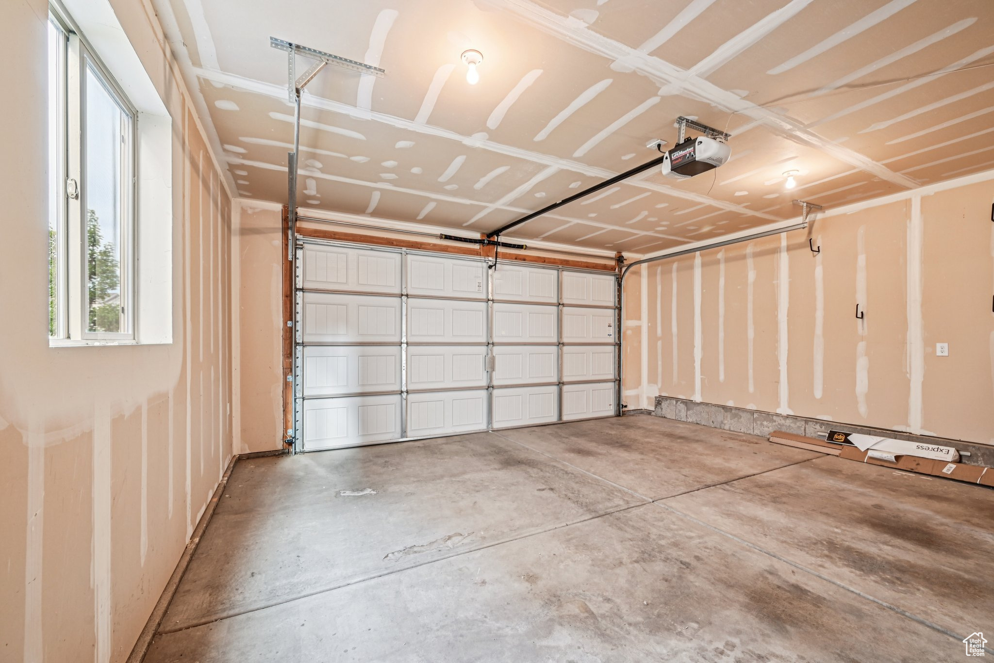 SILVER LAKE - Residential