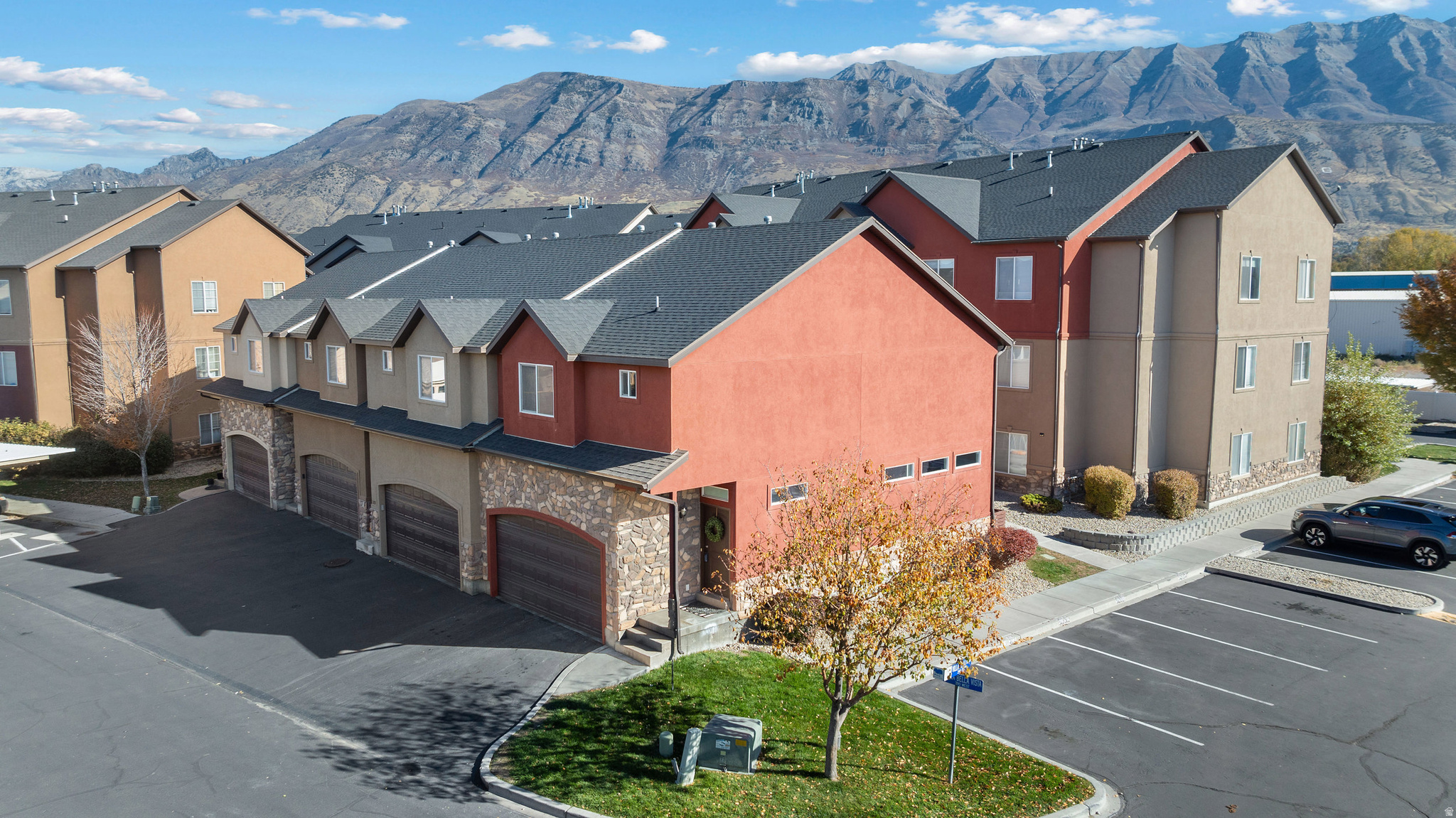 MAPLEWOOD - Residential