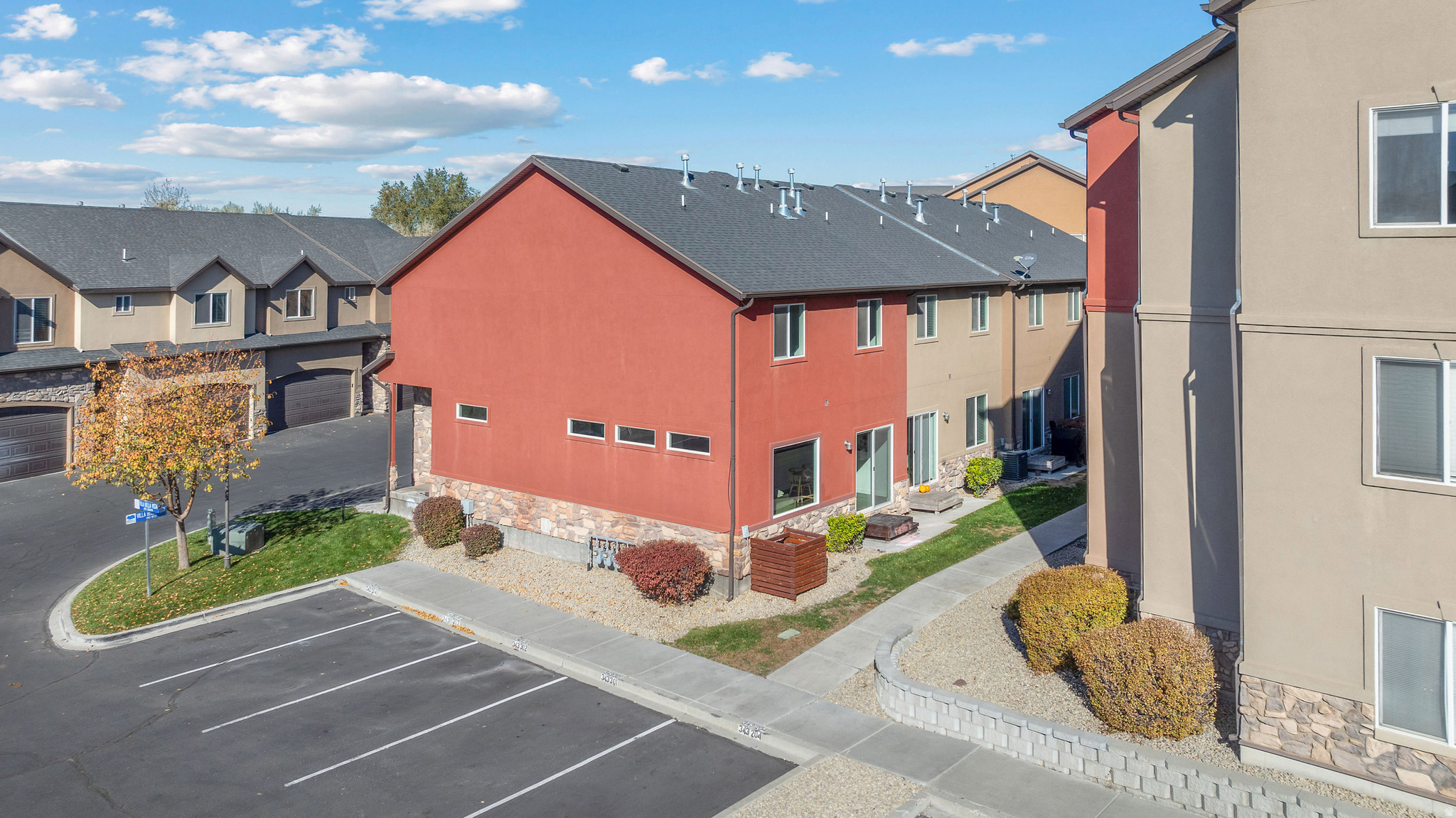 MAPLEWOOD - Residential