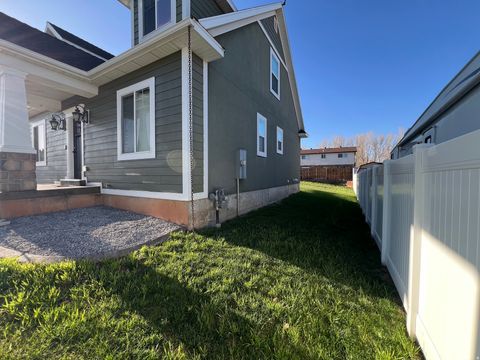 Tiny photo for 985 W 350 N, Roosevelt, UT 84066 (MLS # 2134035)
