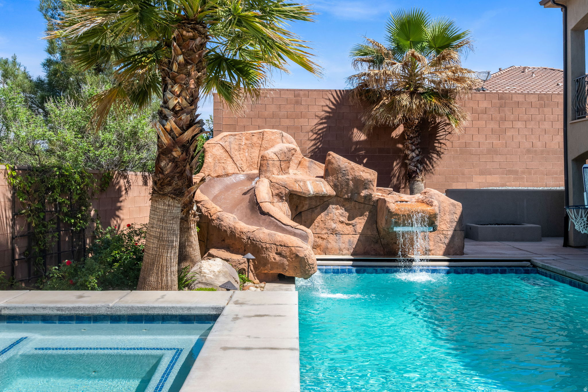 SILVER FALLS AT WASHINGTON BENCH - Residential