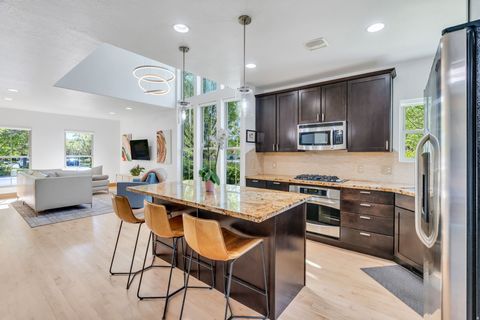 Tiny photo for 10536 S TOPVIEW RD, South Jordan, UT 84009 (MLS # 2151244)