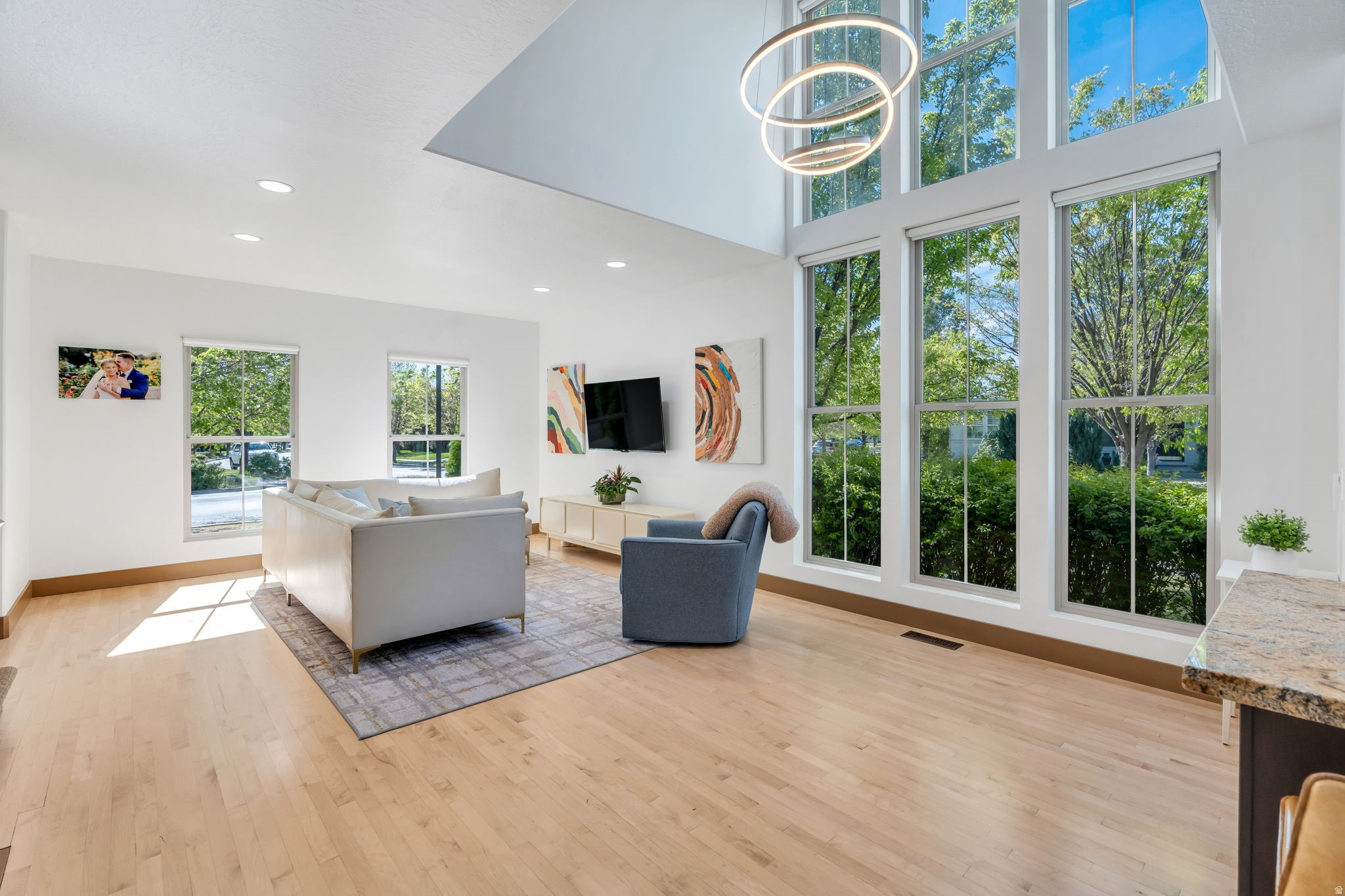 DAYBREAK - Residential