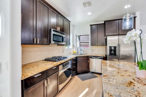 Tiny photo for 10536 S TOPVIEW RD, South Jordan, UT 84009 (MLS # 2151244)