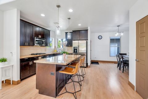 Tiny photo for 10536 S TOPVIEW RD, South Jordan, UT 84009 (MLS # 2151244)