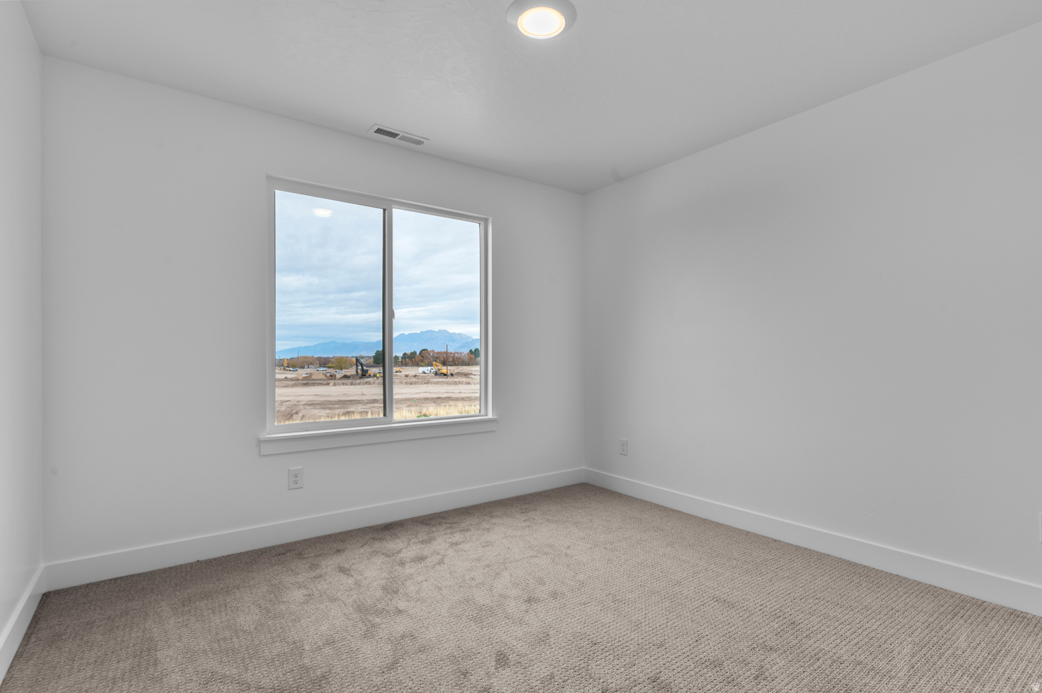 MOUNTAINSIDE ESTATES - Residential