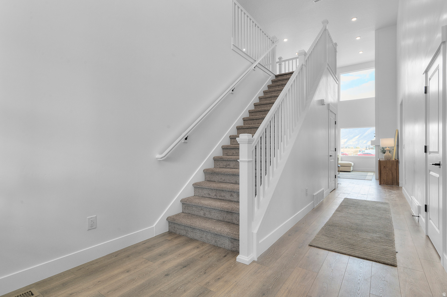 MOUNTAINSIDE ESTATES - Residential