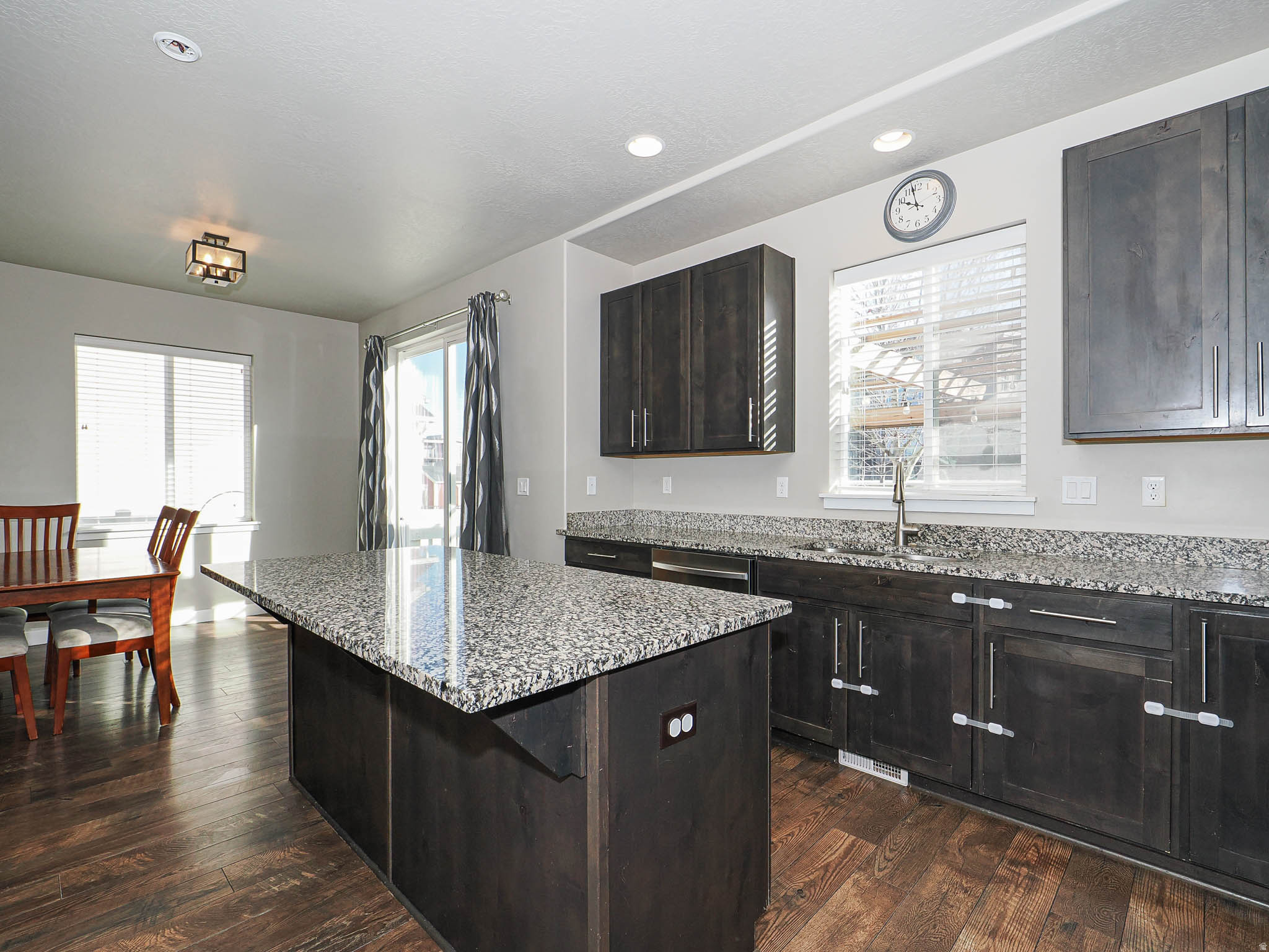 EAST RIVERWALK - Residential